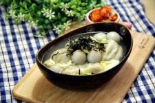 뜨끈한 만두국