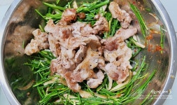 대패삼겹살 영양부추 샐러드