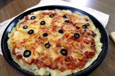 감자로 만든 떠먹는 피자