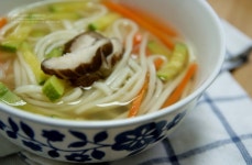 멸치육수 칼국수