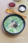 밥 한공기 말아먹으면 완전 든든! 사골순대국