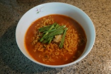 얼큰하고 담백하고 맛있는 마늘부추라면 레시피(마늘땡기면 by남성렬셰프)