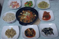 순두부찌개 식탁