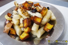 고구마 꿀떡강정 , 꿀떡볶이와 고구마 맛탕을 한접시에 :)