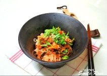비빔국수~돌나물과 김치넣어 쓱쓱 비벼먹는 비빔국수
