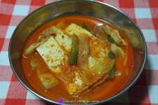 국물이 얼큰한 돼지찌개♪ 국물이 얼큰한 돼지찌개♪