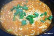 얼큰이 칼국수