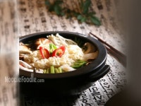 멸치칼국수 버섯 전골