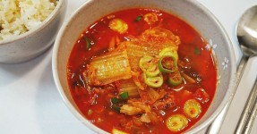 김치찌개 황금레시피 : 고추참치를 넣어 더욱 맛있어요!