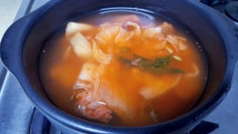 소박한 정이 담긴 추억의 김치국밥 소박한 정이 담긴 추억의 김치국밥 