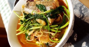 #뜨거운 국물이 생각날때 칼칼한 동태찌개만들기 #참나물 넣고 동태한마리 넣고는 끓이는 얼큰한 동태찌개~~ 시원하다!