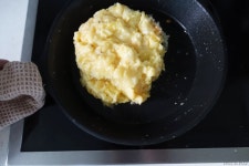 스크램블에그 만들기- 호텔 조식처럼 부드럽게 만드는 법