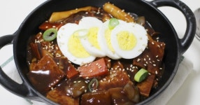 짜장떡볶이 맛있게 만들기 양념에 밥까지 볶아먹어요!