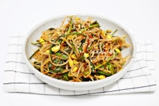 콩나물부추무침 삼겹살 먹을때 같이 먹기 좋아요 ~