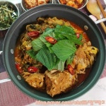 시래기 넣은 감자탕(뼈 발라먹는 재미가 쏠쏠 돼지등뼈감자탕)