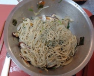 간장비빔국수 + 도토리묵지짐  간장비빔국수 + 도토리묵지짐