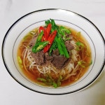 진한 국물이 일품인 우리 육우 불고기 잔치국수