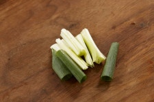 칼칼한 국밥과 쫄깃한 칼국수의 만남! 육칼국밥