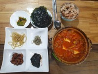 돼지고기 목살 김치찌개로 든든집밥 즐기기~