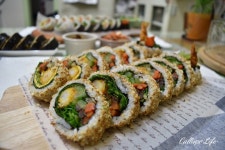 한 줄이면 한끼로 든든한 마법 김밥~