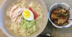 너무 쉬운 한끼 라면 요리. 냉라면 만들기. 자취 요리.
