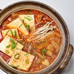 돼지고기 듬뿍 넣어 더 맛있는 김치찌개 레시피