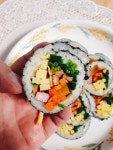 엄마표 김밥은 언제먹어도 맛나쥐~