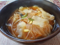 겨울철 별미 뜨끈한 김치수제비