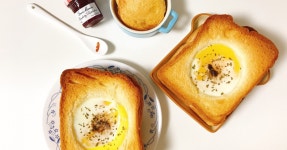 에그홀 토스트 만들기 베이컨과 치즈까지 들어있어 든든해요 :) 에그홀 토스트 만들기 베이컨과 치즈까지 들어있어 든든해요 :) 