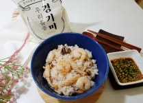 경기미 참드림으로 지은 해물밥과 미나리간장