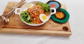 매콤달콤한 김치비빔국수 맛있게 만드는법