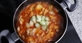 대패삼겹살 요리 김치찌개 만한게 없죠