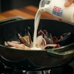침 고이게 만드는 그윽한 매운맛! 우유짬뽕
