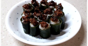 우렁강된장 만들어서 다시마쌈밥 해먹고 나머지는 우렁된장찌개 끓여먹었어요.