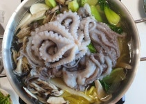국물이 아주 시원한 낙지연보탕 만들기