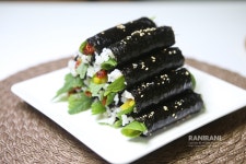 날치알 가득 씨앗젓갈 넣고 꼬마김밥 만드는법
