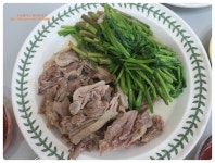 봄나물 청도미나리를 듬뿍 넣은 오리백숙