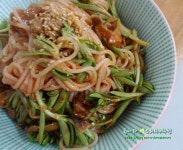 봄나물비빔국수/골뱅이 돌나물비빔국수  봄나물비빔국수/골뱅이 돌나물비빔국수