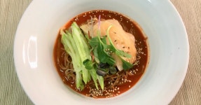 비빔 메밀국수. 무절임과 비빔장 만들기.