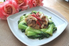 돼지고기 청경채 볶음 / 아삭한 청경채 식감과 잘 어울리는 돼지고기 볶음요리 / 간단한 고기반찬