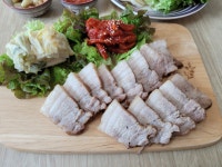 김치랑 고기 꿀조합 삼겹살수육,백김치와 명태회무침  김치랑 고기 꿀조합 삼겹살수육,백김치와 명태회무침