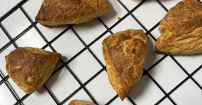 [1인 가구 홈베이킹] 치즈 덕후에게 추천, 황치즈스콘 만들기