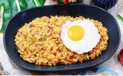 카레볶음밥 [초간단 혼밥메뉴! 냉파요리로 딱 좋은 볶음밥! 카레향 은은해서 더 맛있어요!]