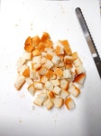스프에 넣어도 되고, 그냥 먹어도 맛있는 크루통