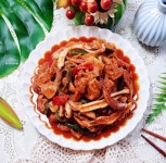 오징어 제육볶음 [쫄깃한 오징어와 고소한 돼지 앞다리살의 매콤한 만남! 밥반찬, 술안주로 다 어울려요!]