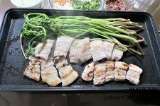 미나리 삼겹살구이와 삼겹살 볶음밥