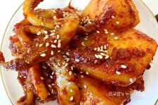 통영에서 시작된 ‘충무김밥’ 맛있게 만드는 방법~무김치 오징어무침 밥양념 나들이도시락