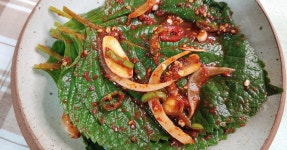 깻잎김치. 기절할 정도로 진짜 맛있는 밑반찬.