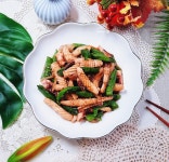 오징어꽈리고추볶음 [쫄깃한 오징어와 향긋한 꽈리고추의 만남! 밥반찬으로 딱 좋은 맛있는 오징어요리!]
