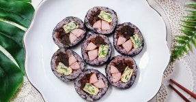 부추김밥 [향긋한 부추 넣고 만든 계란말이! 김밥 속으로 들어가면 향긋함과 고소함이 일품! 깔끔한 집김밥!]